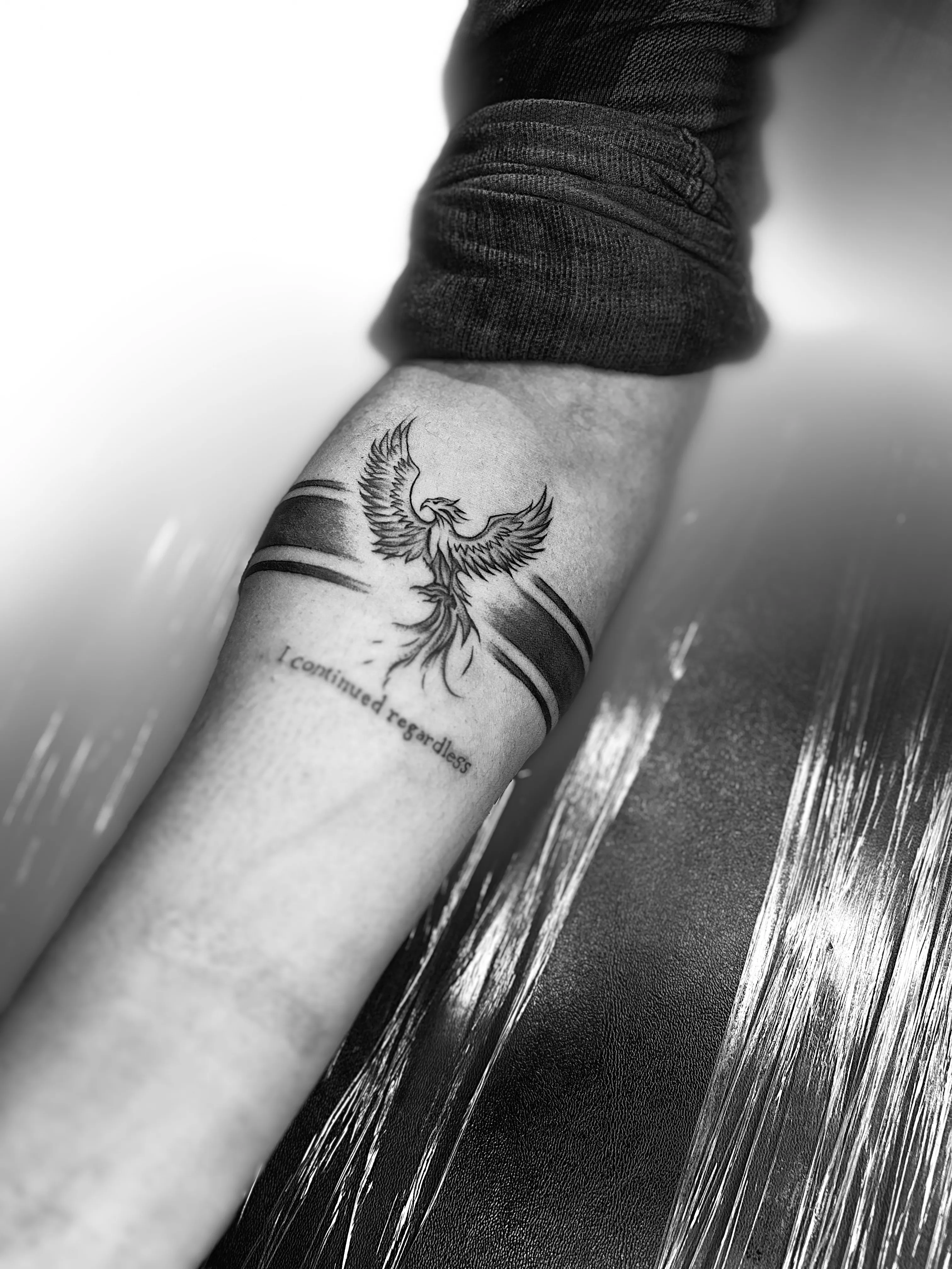 Phoenix armband black and gray